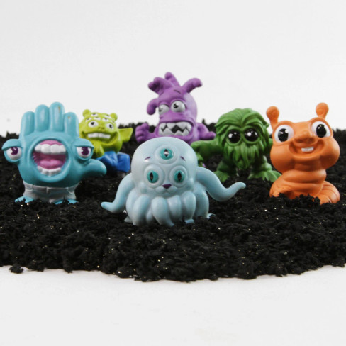 Safari Ltd. TOOB Collection - Friendly Aliens #106685 Aliens playing
