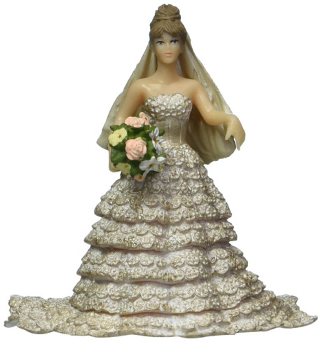 Papo Champagne Lace Bride holding Bouquet