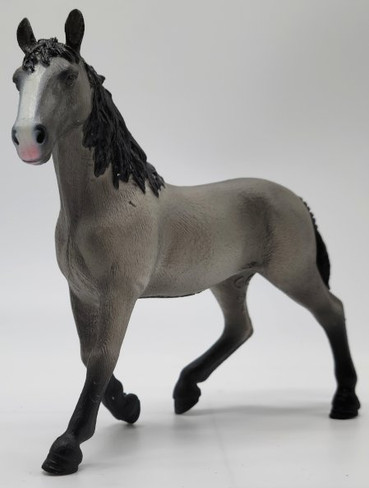 Schleich Cheval de Selle Francais Mare - Front Angle View